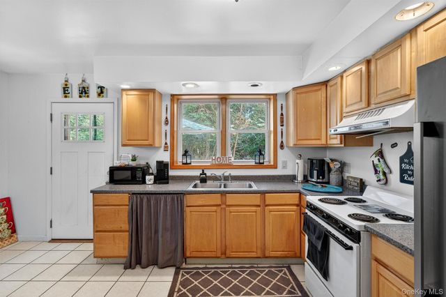 84 Highview Terrace, Bloomingburg, NY 12790