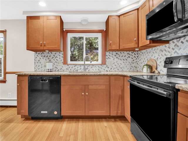 133 Inman Avenue, Warwick, RI 02886