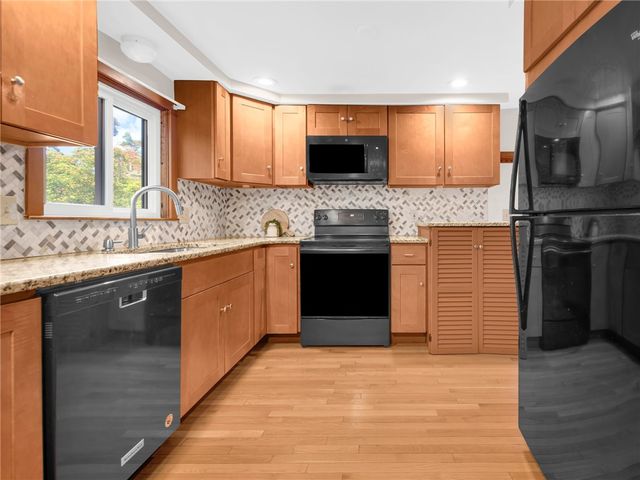 133 Inman Avenue, Warwick, RI 02886