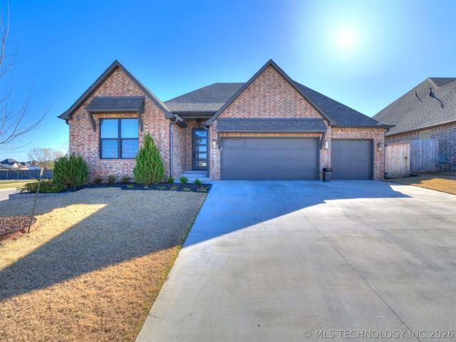13605 S 21st Place E, Bixby, OK 74008