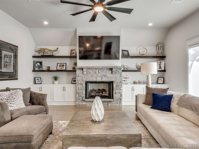 13605 S 21st Place E, Bixby, OK 74008