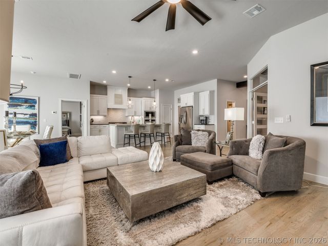 13605 S 21st Place E, Bixby, OK 74008