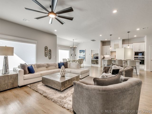 13605 S 21st Place E, Bixby, OK 74008