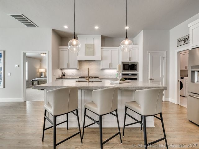 13605 S 21st Place E, Bixby, OK 74008