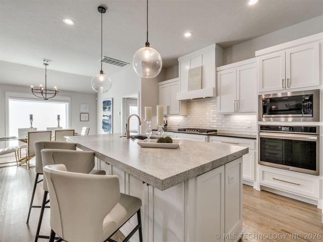 13605 S 21st Place E, Bixby, OK 74008