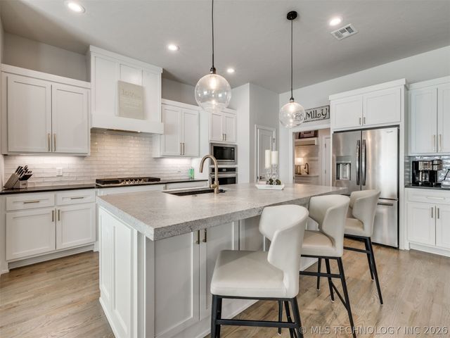 13605 S 21st Place E, Bixby, OK 74008