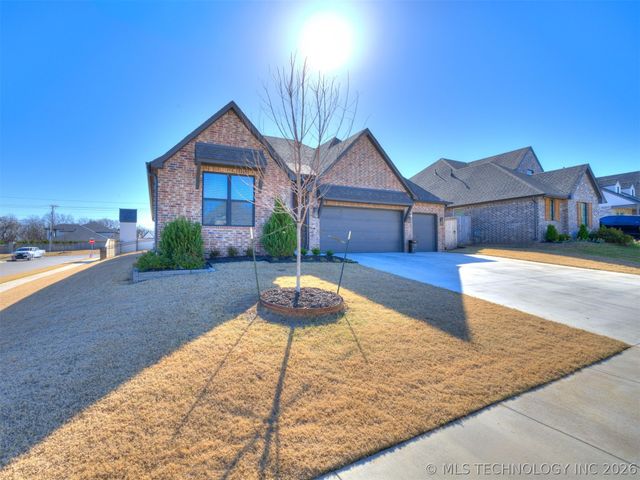 13605 S 21st Place E, Bixby, OK 74008