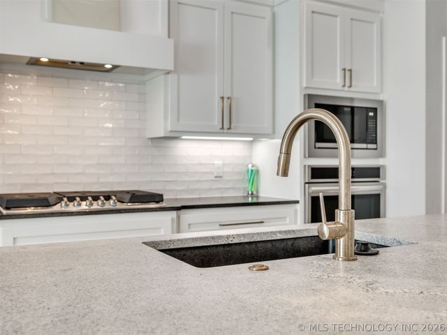13605 S 21st Place E, Bixby, OK 74008