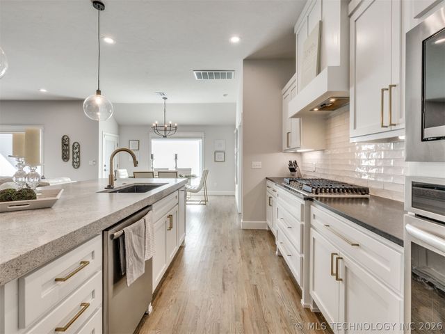 13605 S 21st Place E, Bixby, OK 74008
