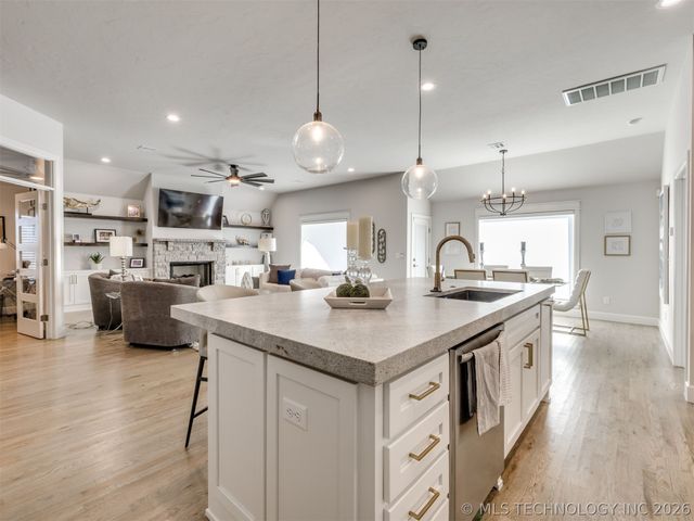 13605 S 21st Place E, Bixby, OK 74008
