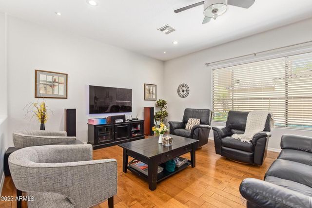 4250 S Lafayette Drive, Chandler, AZ 85249