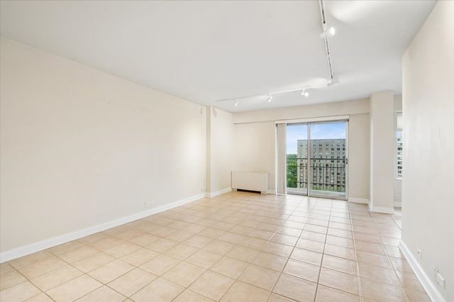 7033 N Kedzie Avenue 1410, Chicago, IL 60645