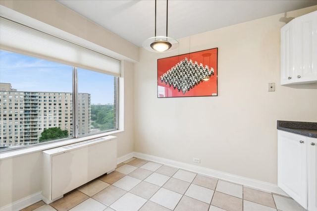 7033 N Kedzie Avenue 1410, Chicago, IL 60645