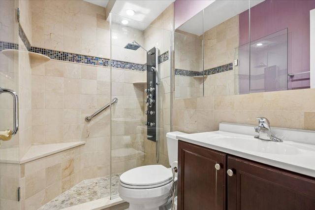 7033 N Kedzie Avenue 1410, Chicago, IL 60645