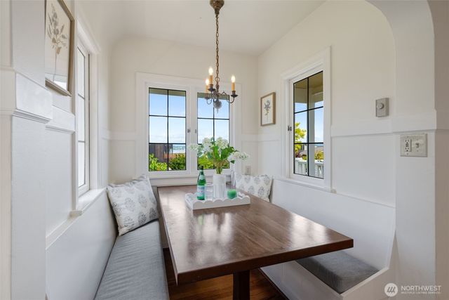 3824 48th Avenue NE, Seattle, WA 98105