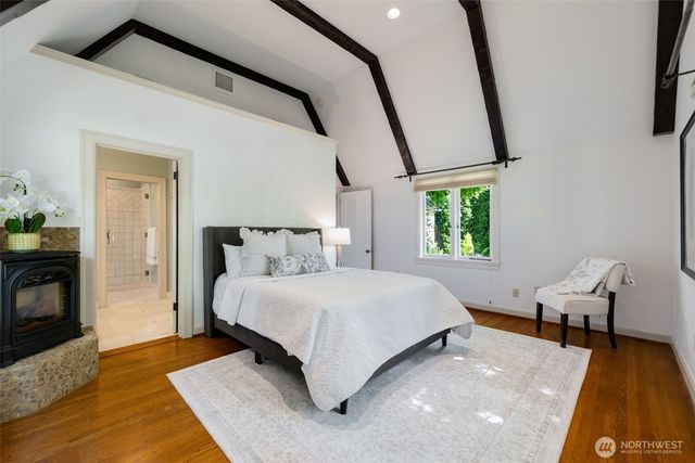 3824 48th Avenue NE, Seattle, WA 98105