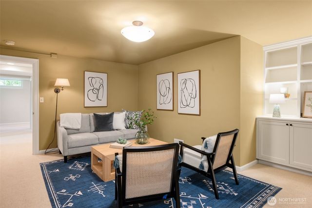 3824 48th Avenue NE, Seattle, WA 98105