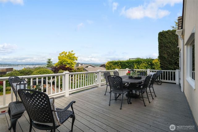 3824 48th Avenue NE, Seattle, WA 98105