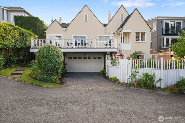 3824 48th Avenue NE, Seattle, WA 98105