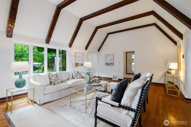 3824 48th Avenue NE, Seattle, WA 98105