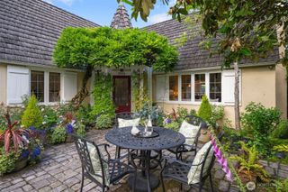 3824 48th Avenue NE, Seattle, WA 98105