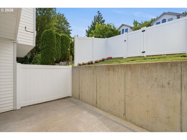 400 Se 2ND St, Troutdale, OR 97060