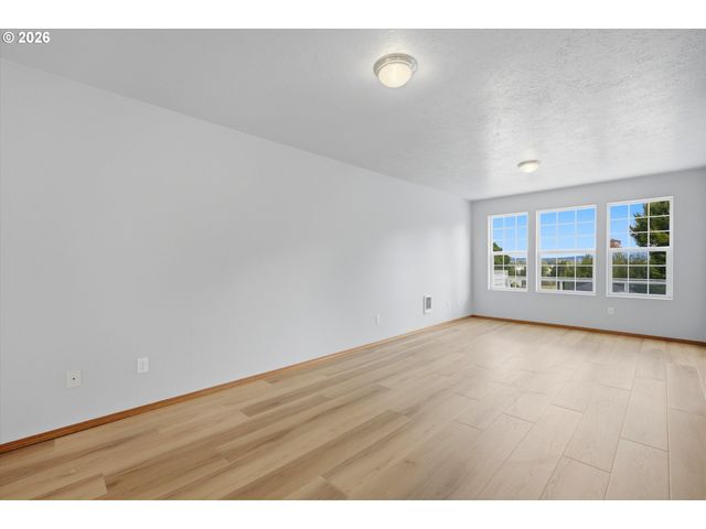 400 Se 2ND St, Troutdale, OR 97060
