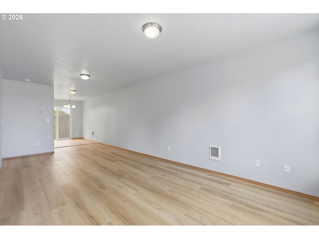 400 Se 2ND St, Troutdale, OR 97060