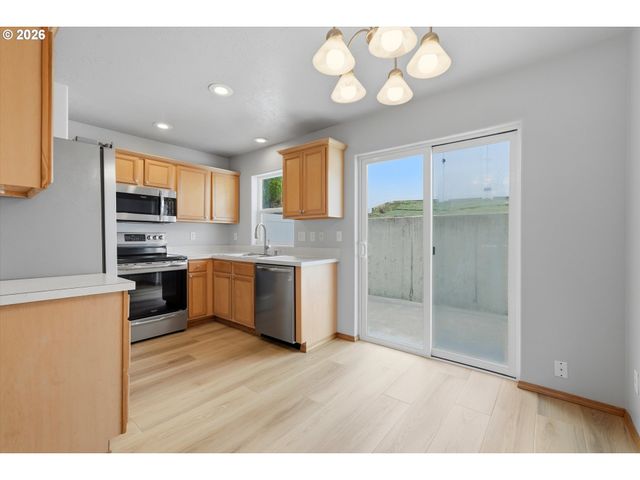 400 Se 2ND St, Troutdale, OR 97060