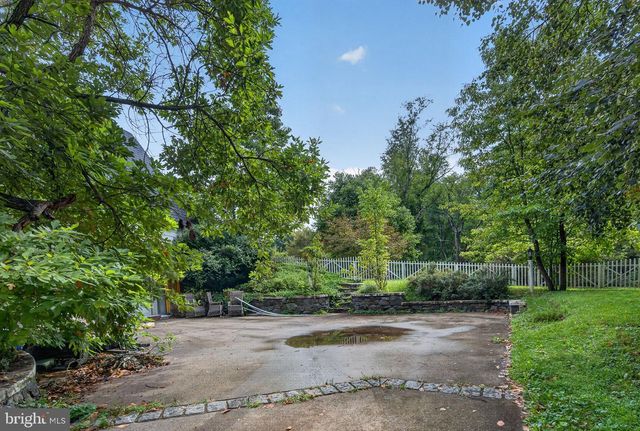 10024 COLVIN RUN RD, Great Falls, VA 22066
