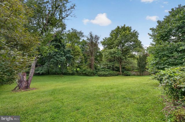 10024 COLVIN RUN RD, Great Falls, VA 22066