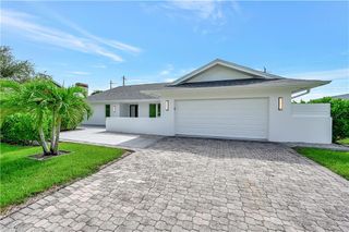 2517 Kings Lake BLVD, Naples, FL 34112
