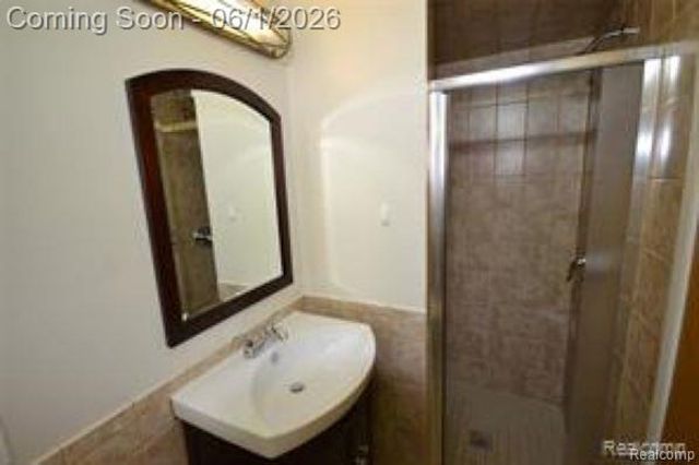 1707 Fox River Drive, Bloomfield Hills, MI 48304