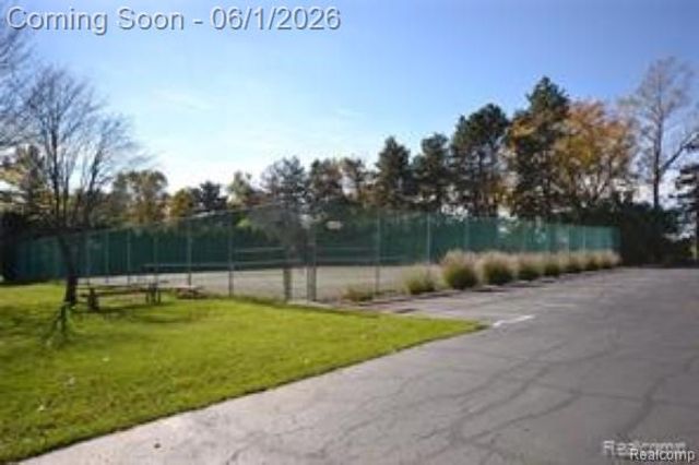 1707 Fox River Drive, Bloomfield Hills, MI 48304