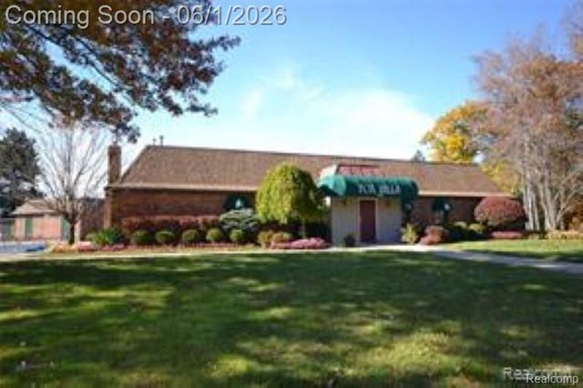 1707 Fox River Drive, Bloomfield Hills, MI 48304