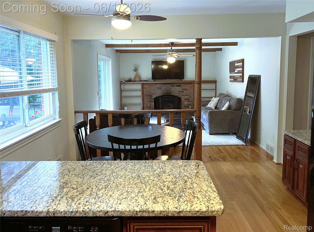 1707 Fox River Drive, Bloomfield Hills, MI 48304