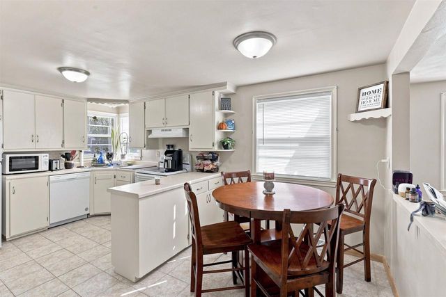 228 KAMPS STREET, Combined Locks, WI 54113