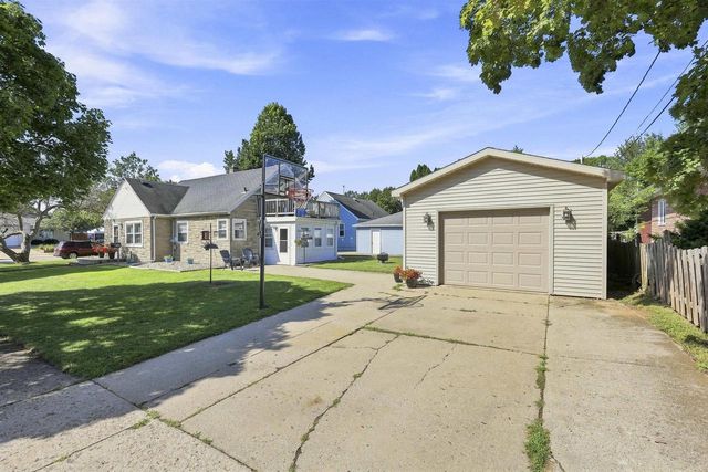 228 KAMPS STREET, Combined Locks, WI 54113