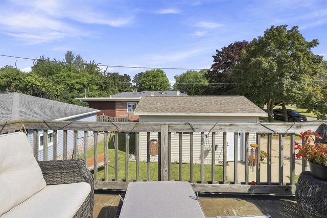 228 KAMPS STREET, Combined Locks, WI 54113