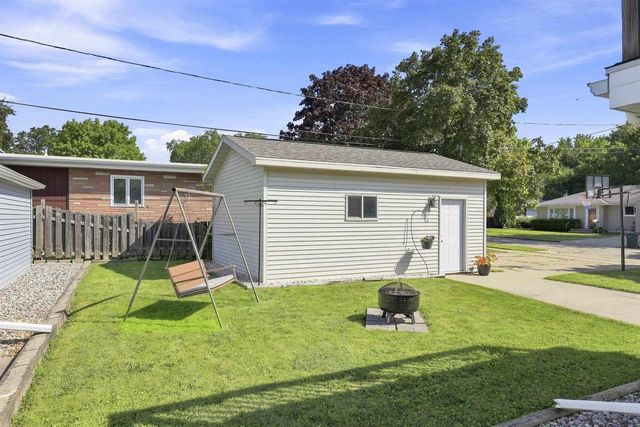 228 KAMPS STREET, Combined Locks, WI 54113
