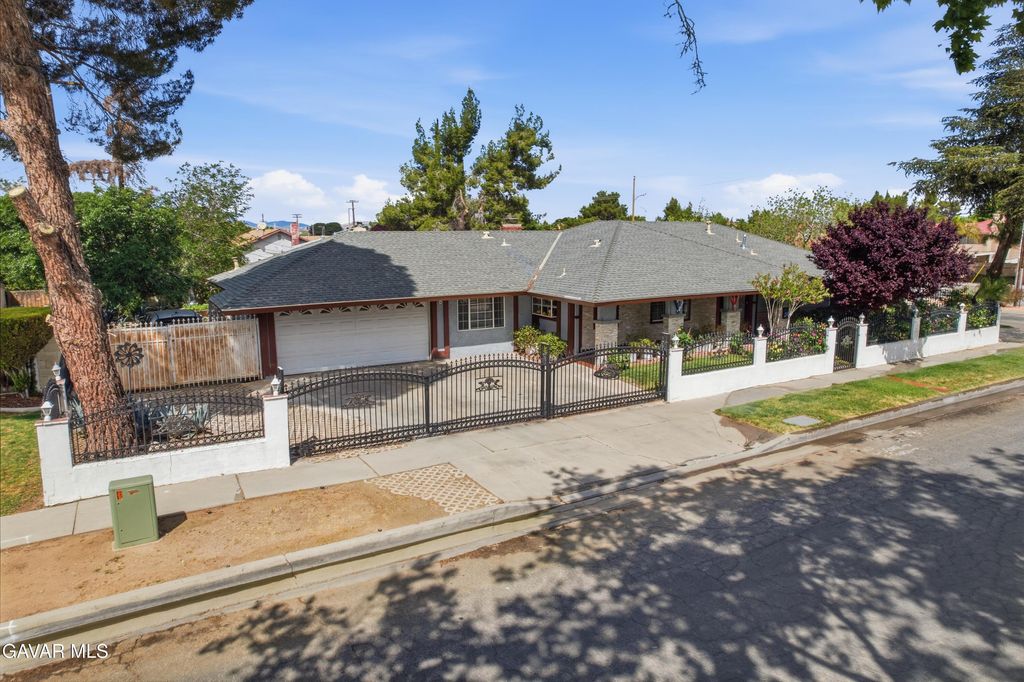 37945 26th Street, Palmdale, CA 93550