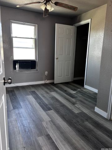 1617 Santiago, San Antonio, TX 78207