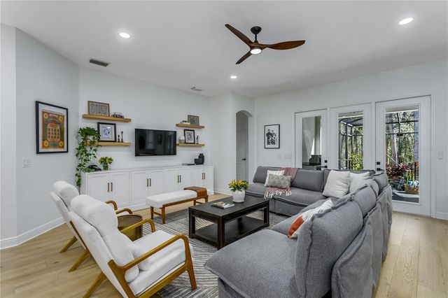 12116 SAN CHALIFORD COURT, Tampa, FL 33626