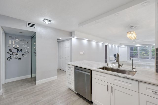 9305 Flynn Circle 8, Boca Raton, FL 33496