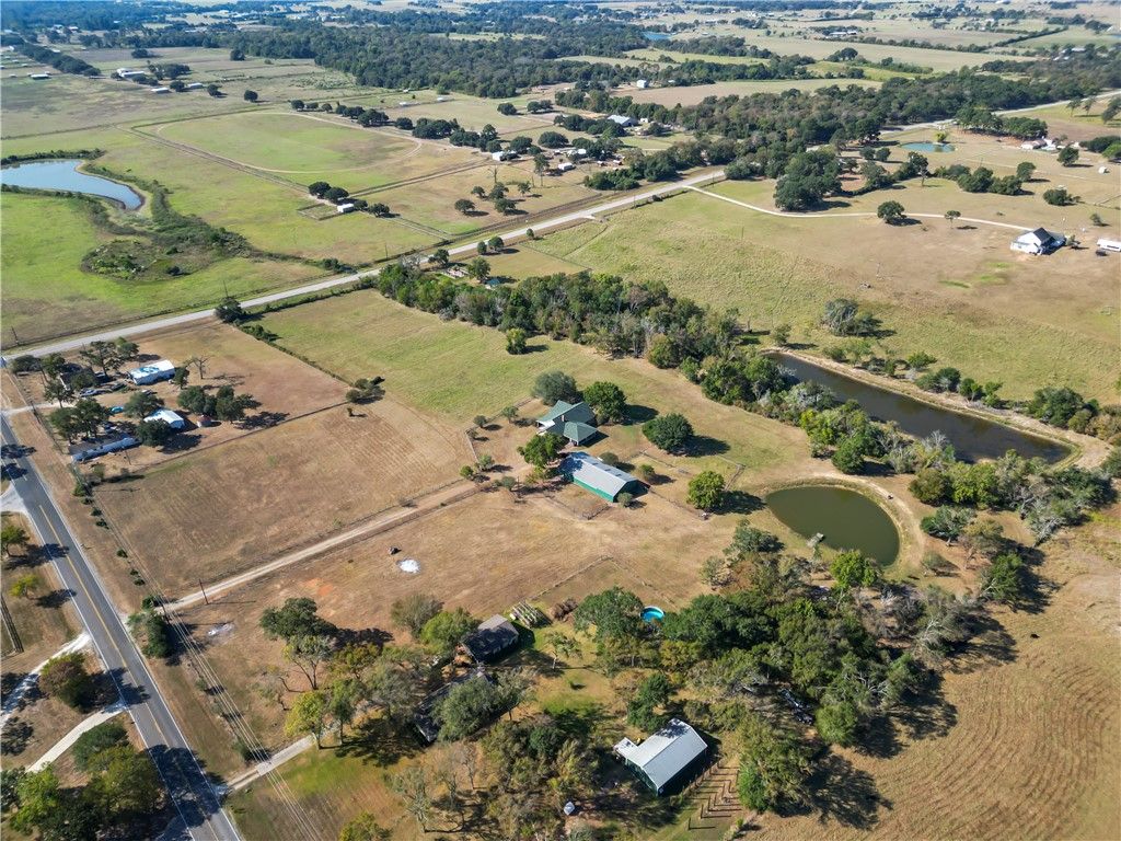 28109 Waller Gladish Rd, Waller, TX 77484 — photo 4
