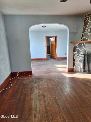 743 6th Avenue, Troy, NY 12182