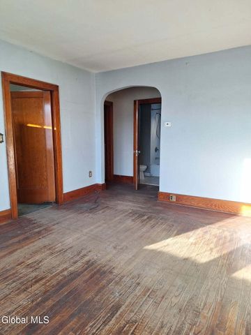 743 6th Avenue, Troy, NY 12182