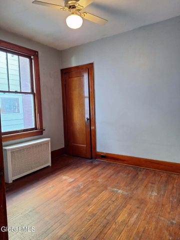 743 6th Avenue, Troy, NY 12182