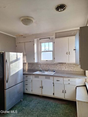 743 6th Avenue, Troy, NY 12182