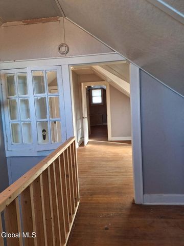 743 6th Avenue, Troy, NY 12182